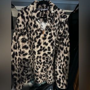 Giddy Up glamor cheetah print teddy pull over  size 2XL